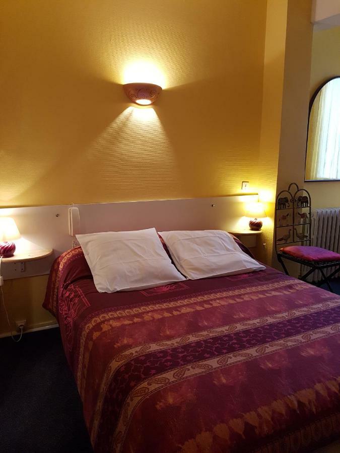 Hotel Du Centre ルルド エクステリア 写真