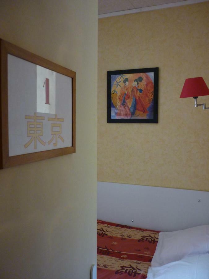 Hotel Du Centre ルルド エクステリア 写真